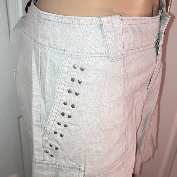 New York and Co. Grey Cargo Shorts. 4 - Picture 2 of 7